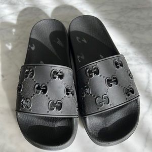 Black Gucci slides size 7